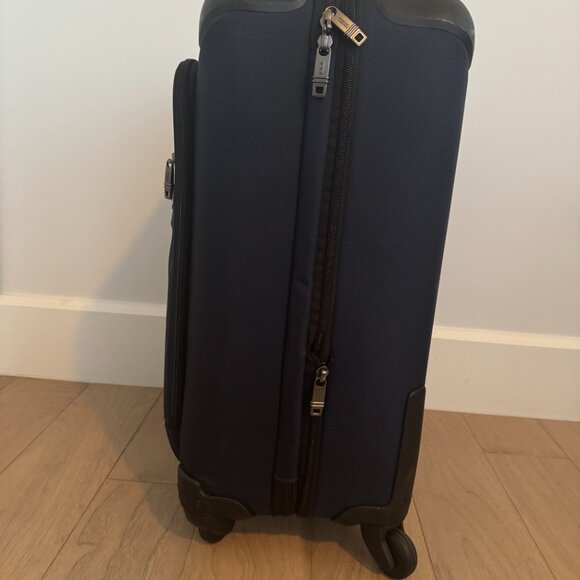 TUMI Alpha 3 Worldwide Trip Expandable 4-Wheel Packing Case - Picture 2 of 5